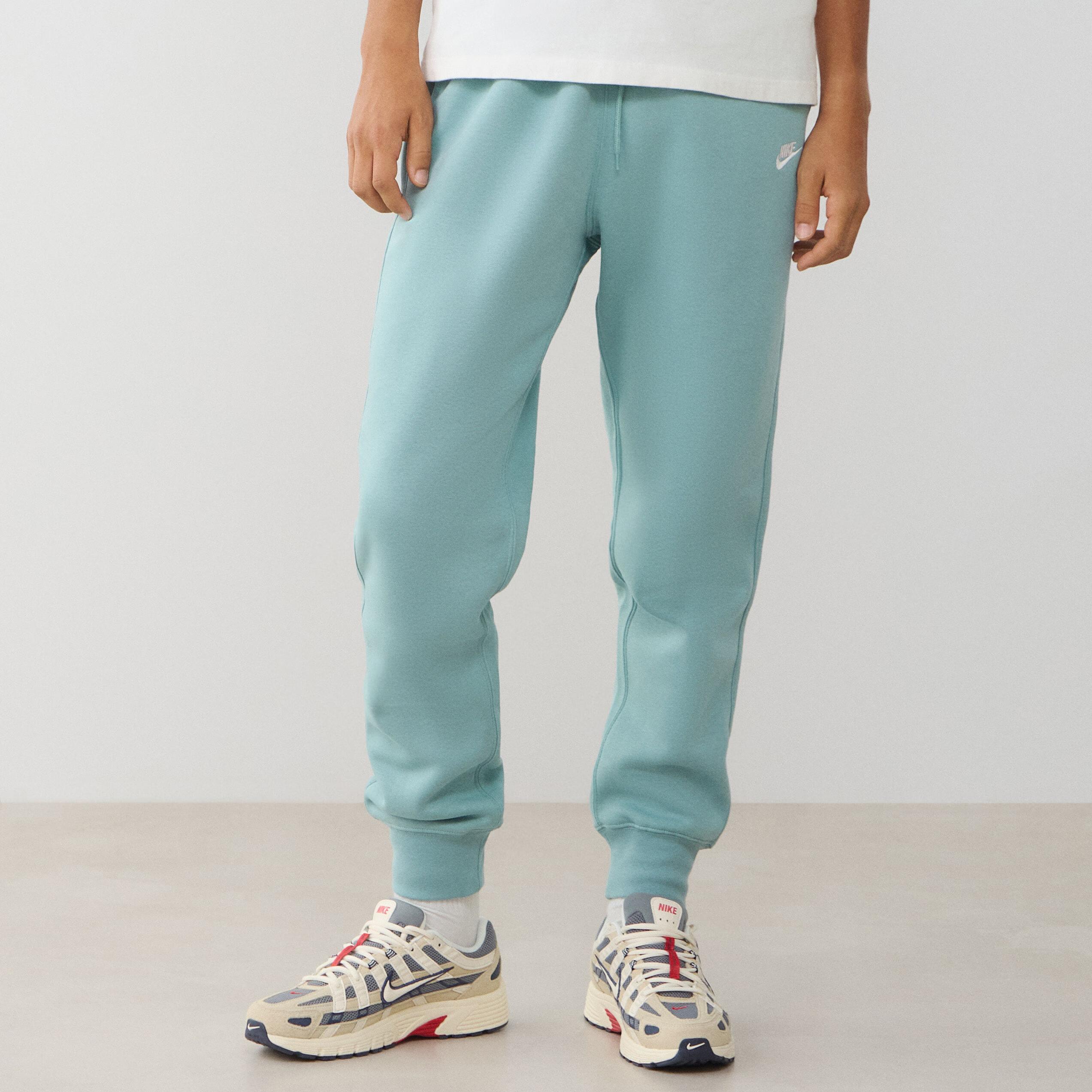 nike joggers club cannon/white xs